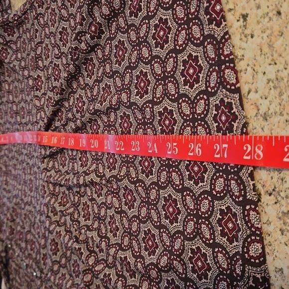 Westport Plus Size 3X Paisley Top V-Neck Geometric Pattern Flare Swing Hem - Picture 11 of 13